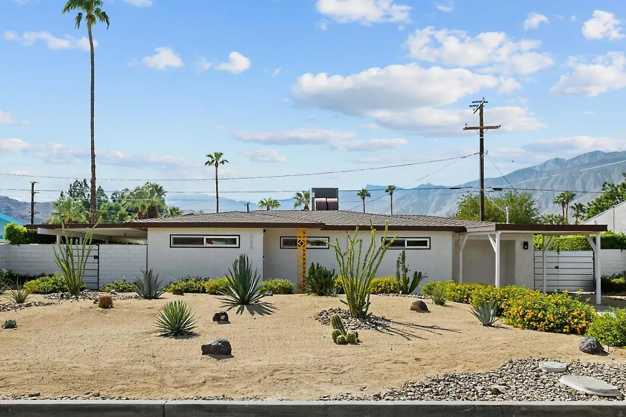 Holiday home The Yellow Retreat Palm Springs