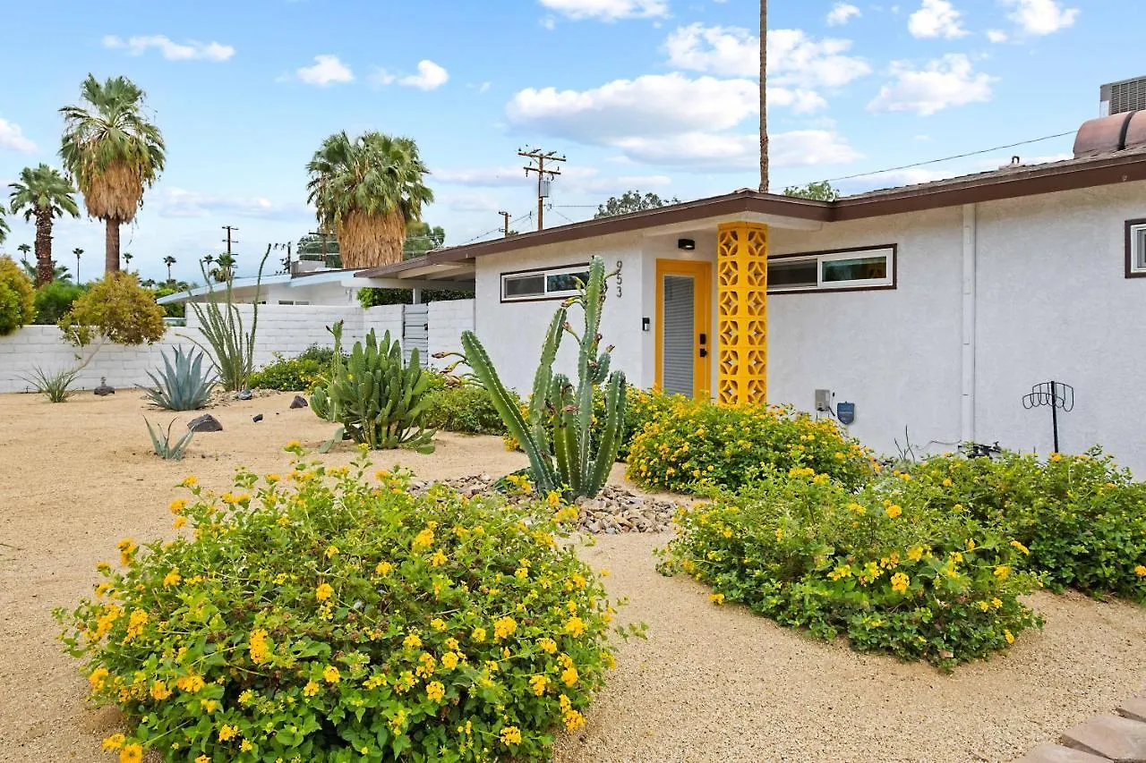 The Yellow Retreat Palm Springs